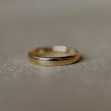Square curved ring