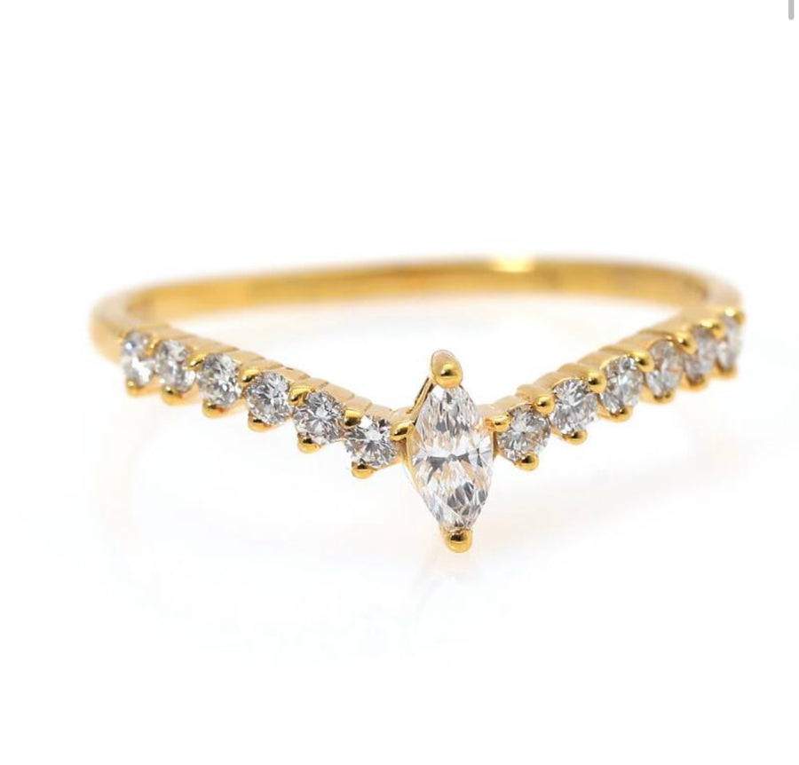 18K marquise diamond ring yellow gold